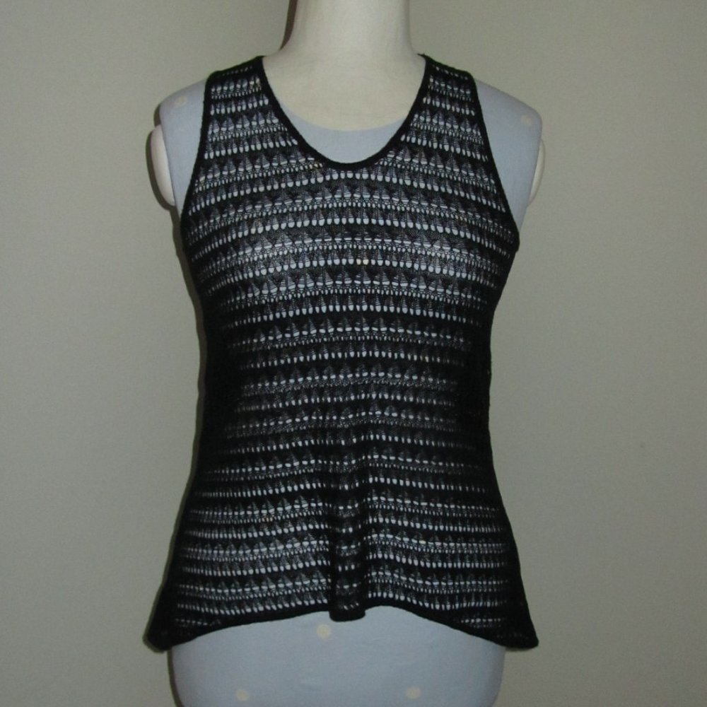Women's/Junior's Absolutely Sheer/Crochet Look Slvls Top Sz M NWT.